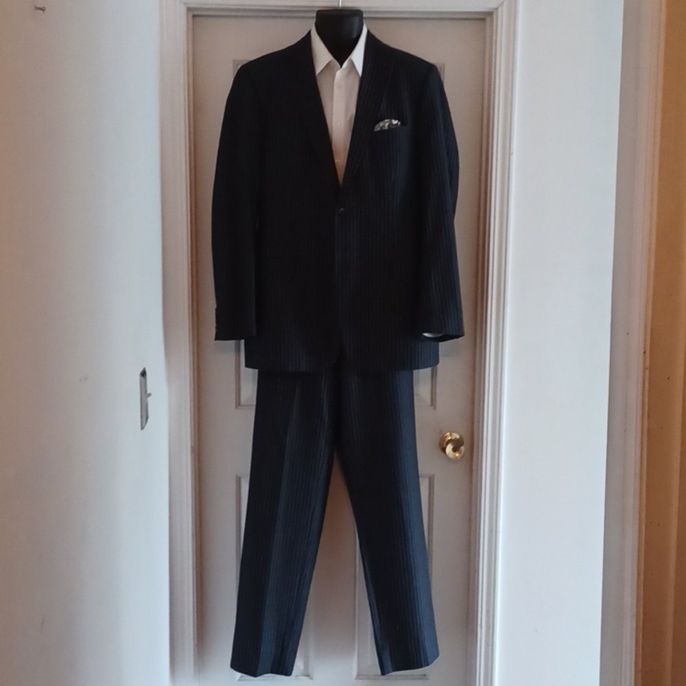 HUGO BOSS Luxe Navy Pinstripe Suit, 42L / 36W, 34L - Picture 4 of 12